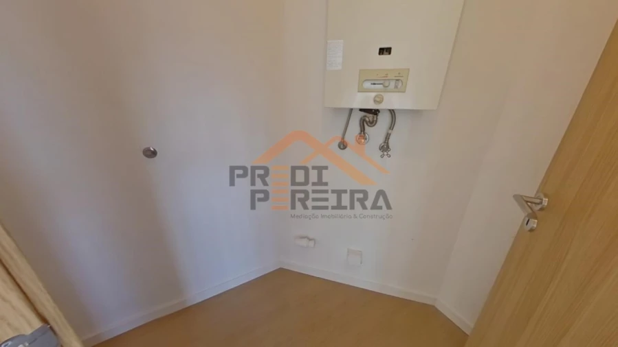 Apartamento T3 para Venda em Casal de Cambra Foto 32