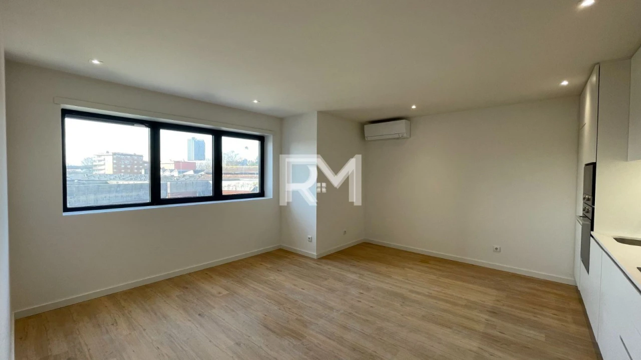 Apartamento T2 para Arrendamento em Campanhã Foto 2