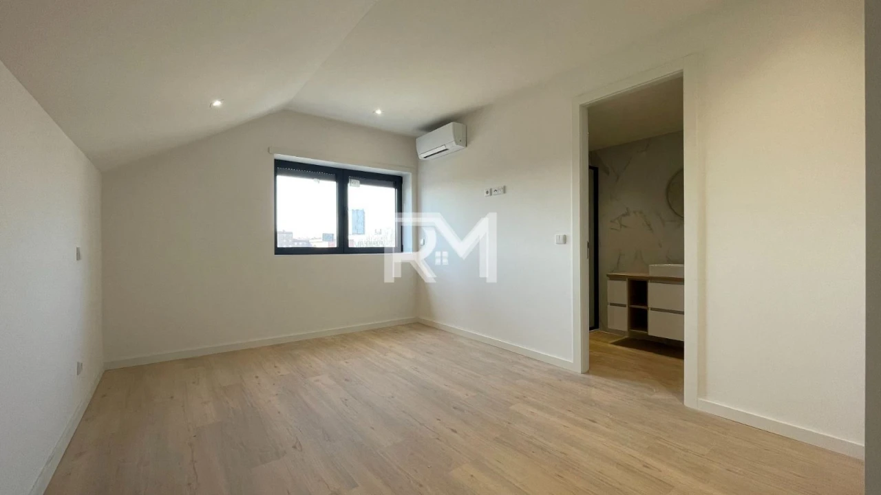Apartamento T2 para Arrendamento em Campanhã Foto 14