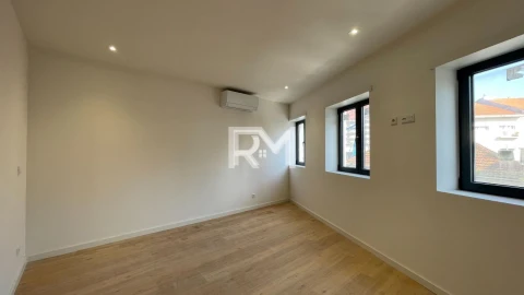 Apartamento T2 para Arrendamento em Campanhã