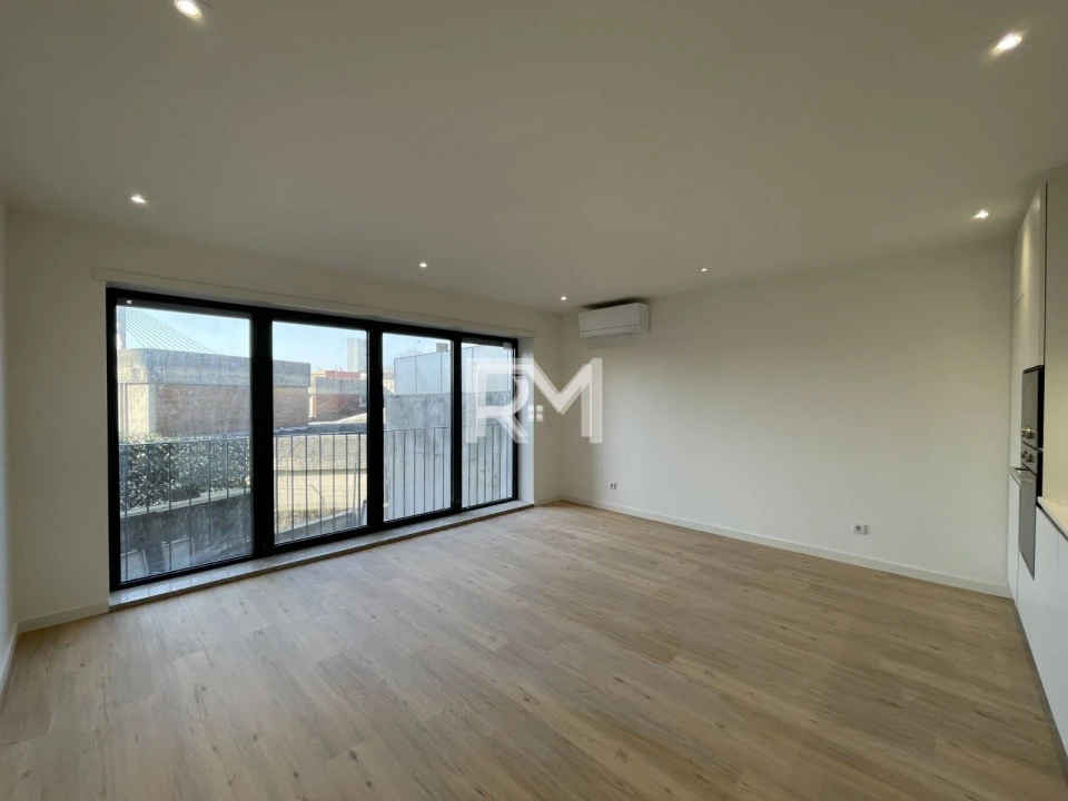 Apartamento T1 para Arrendamento em Campanhã Foto 6