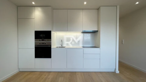 Apartamento T1 para Arrendamento em Campanhã