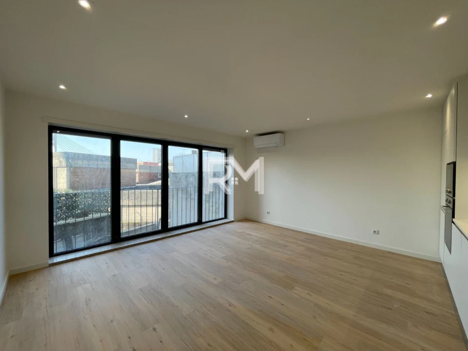 Apartamento T1 para Arrendamento em Campanhã Foto 2