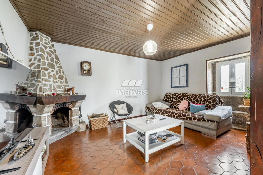 Moradia T5 para Venda em Coucieiro Foto 4