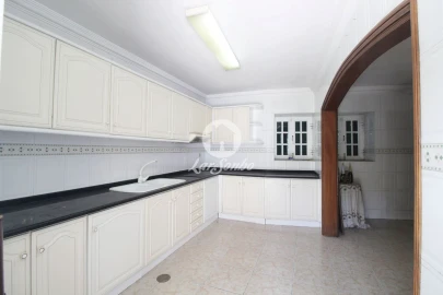 Moradia T15 para Venda em Ermesinde