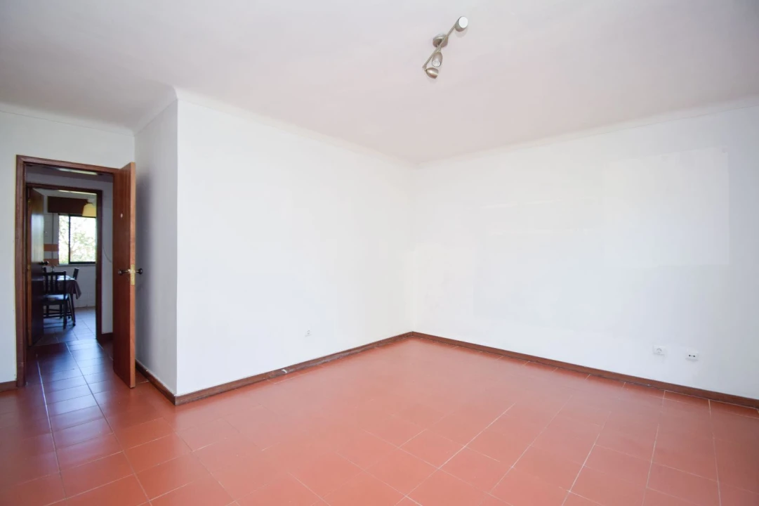 Apartamento T2 para Venda em Algueirão-Mem Martins Foto 3