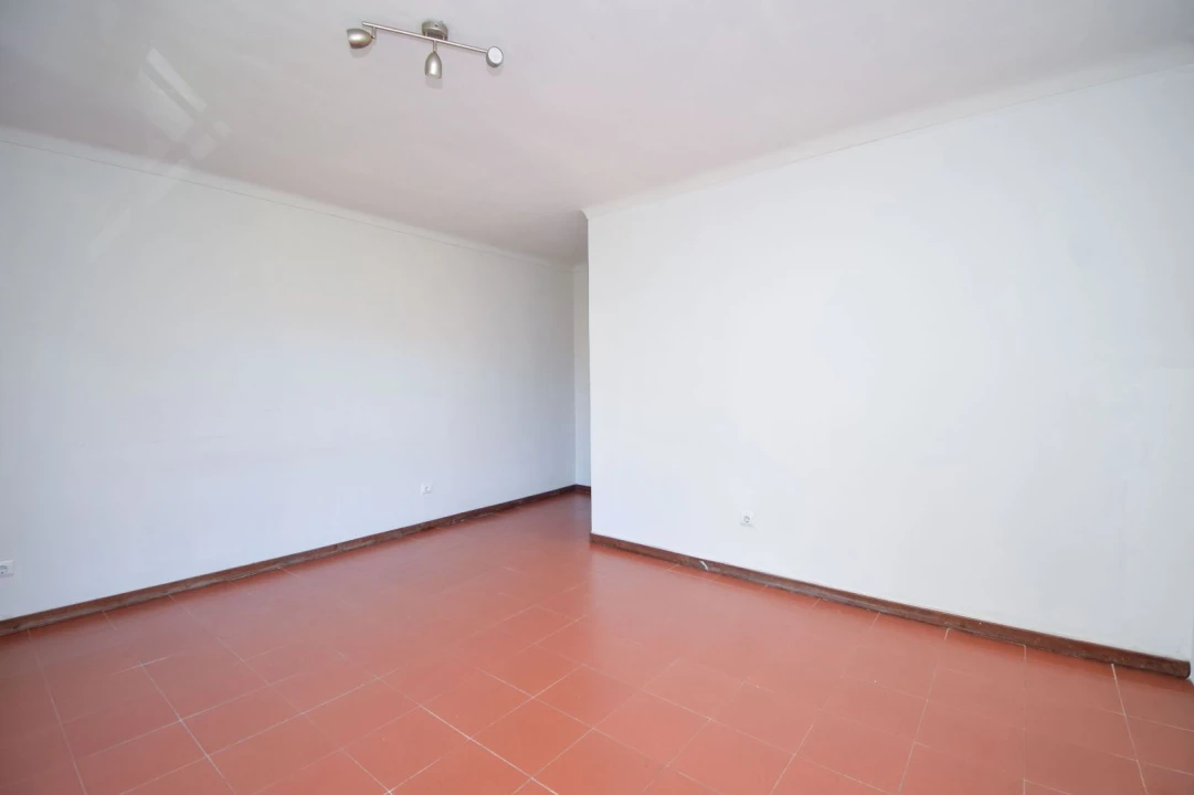 Apartamento T2 para Venda em Algueirão-Mem Martins Foto 4