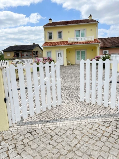 Moradia T3 para Arrendamento em Ançã