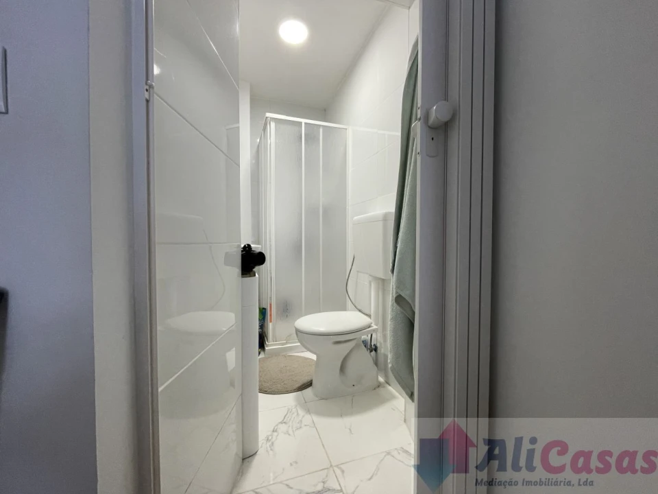 Apartamento T0 para Venda em Esmoriz Foto 12
