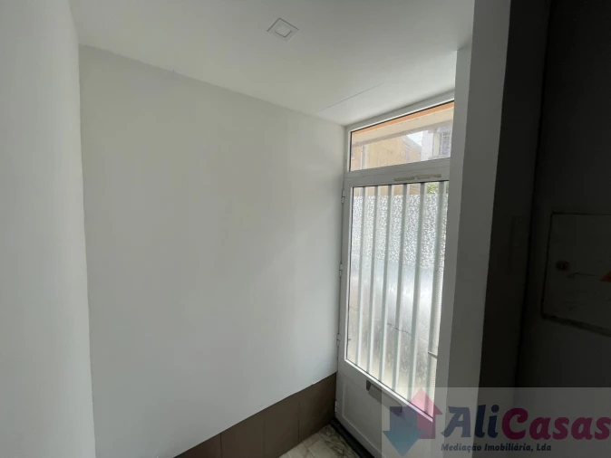 Apartamento T0 para Venda em Esmoriz Foto 7