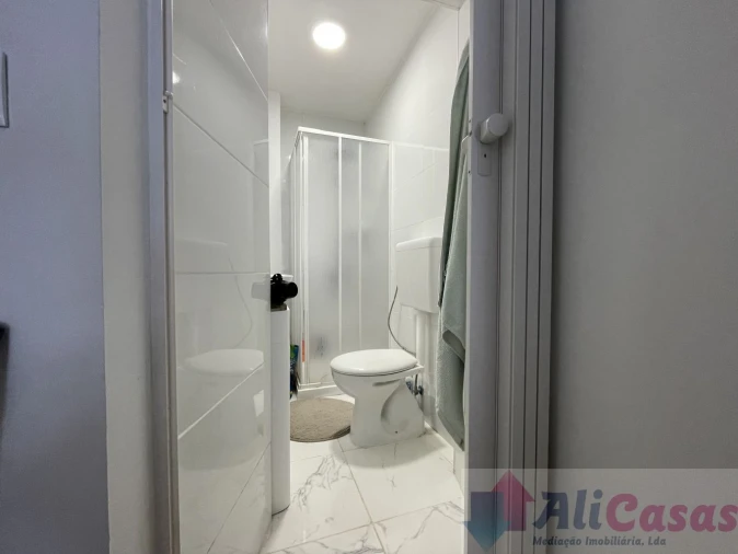 Apartamento T0 para Venda em Esmoriz Foto 12