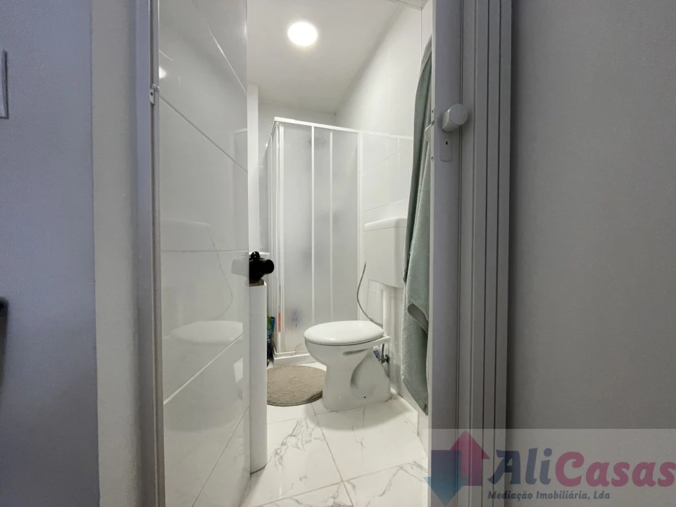 Apartamento T0 para Venda em Esmoriz Foto 14