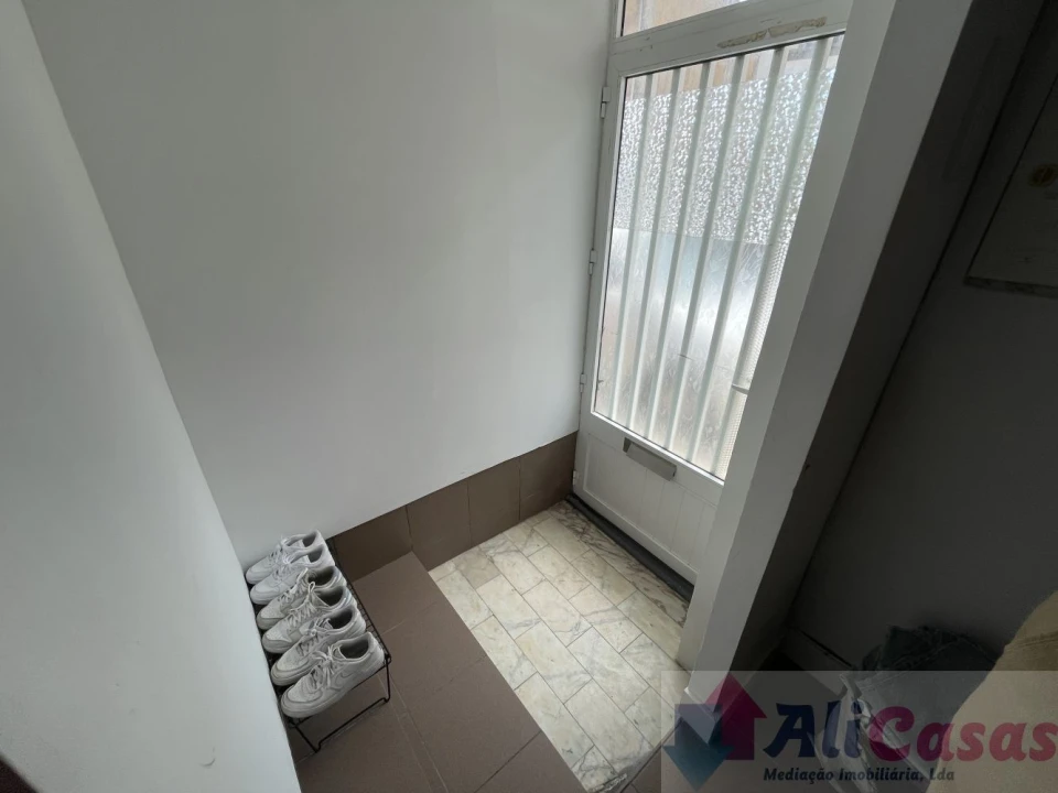 Apartamento T0 para Venda em Esmoriz Foto 9