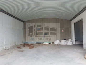Loja para Arrendamento em Póvoa de Santa Iria e Forte da Casa