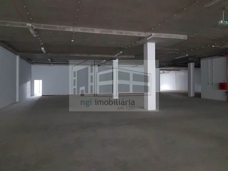 Loja para Arrendamento em Póvoa de Santa Iria e Forte da Casa Foto 7