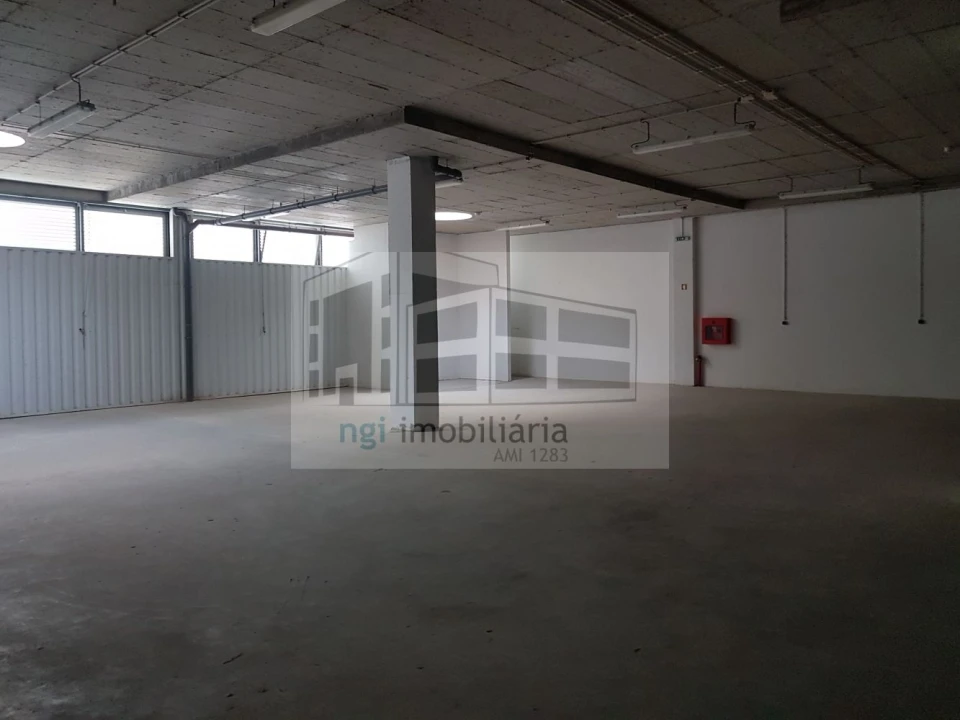 Loja para Arrendamento em Póvoa de Santa Iria e Forte da Casa Foto 6