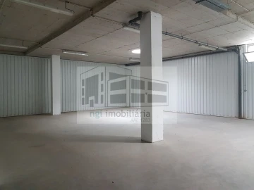 Loja para Arrendamento em Póvoa de Santa Iria e Forte da Casa