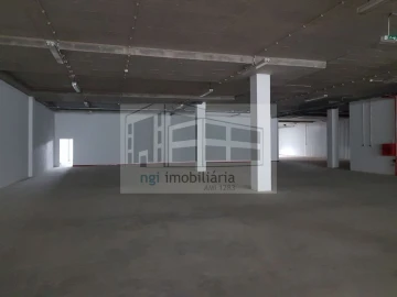 Loja para Arrendamento em Póvoa de Santa Iria e Forte da Casa
