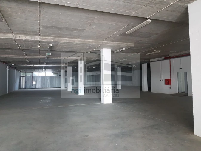 Loja para Arrendamento em Póvoa de Santa Iria e Forte da Casa Foto 3