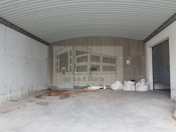 Loja para Arrendamento em Póvoa de Santa Iria e Forte da Casa Foto 7