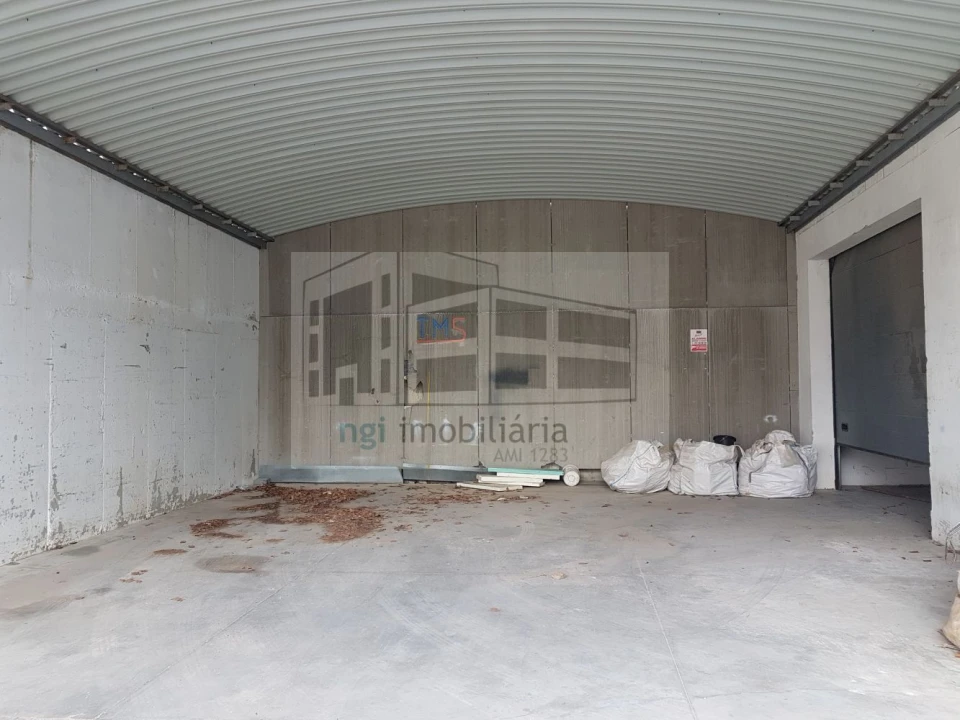Loja para Arrendamento em Póvoa de Santa Iria e Forte da Casa Foto 7
