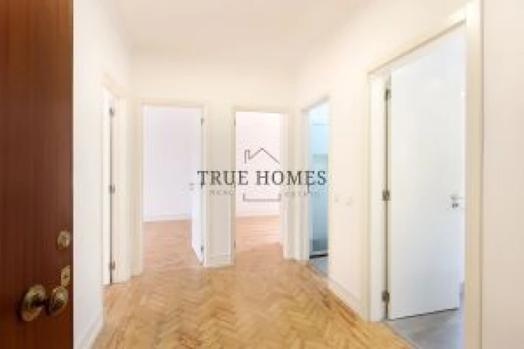 Apartamento T3 para Venda em Arroios Foto 4