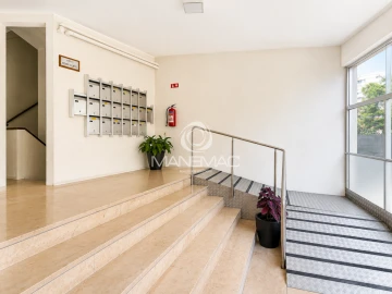 Apartamento T4 para Venda em Santa Marinha e São Pedro da Afurada