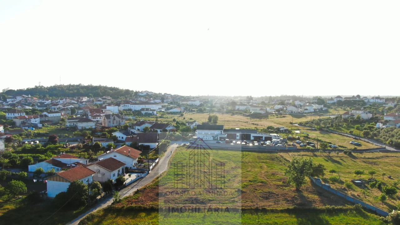Terreno para Venda em Ervedal e Vila Franca da Beira Foto 3