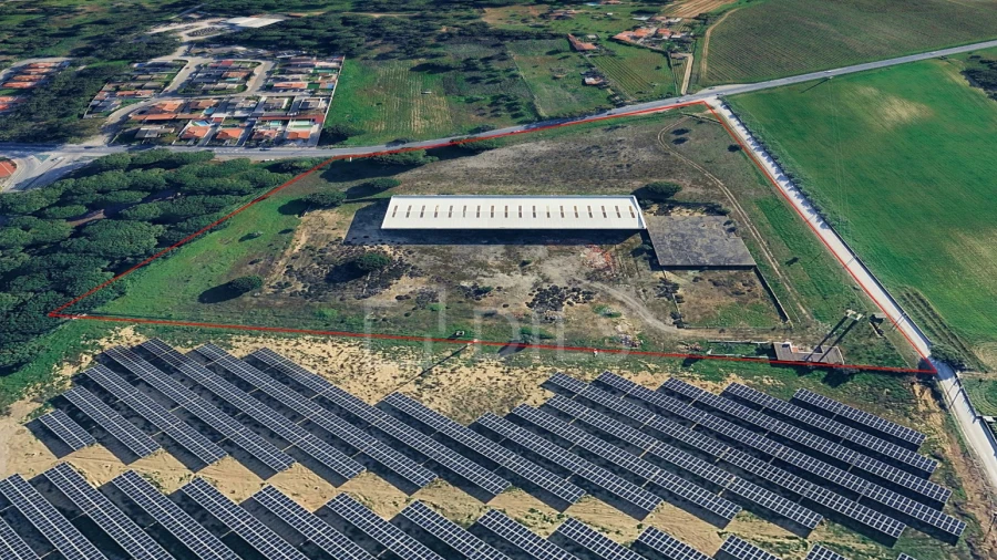Terreno Comércio / Armazém para Venda em Azeitão (São Lourenço e São Simão)