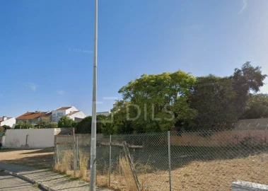 Terreno para Venda em Seixal, Arrentela e Aldeia de Paio Pires