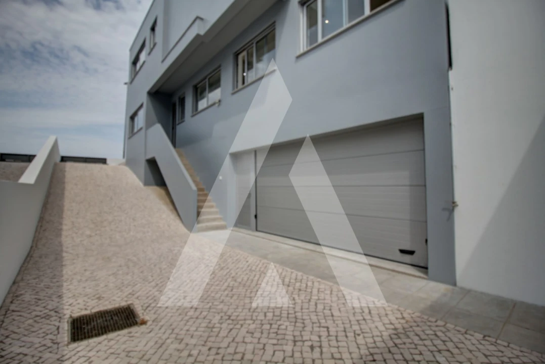 Moradia T4 para Venda em Lavos Foto 13