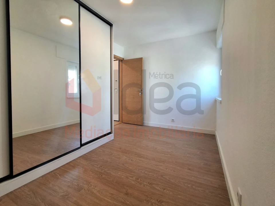 Apartamento T3 para Venda em Amora Foto 17