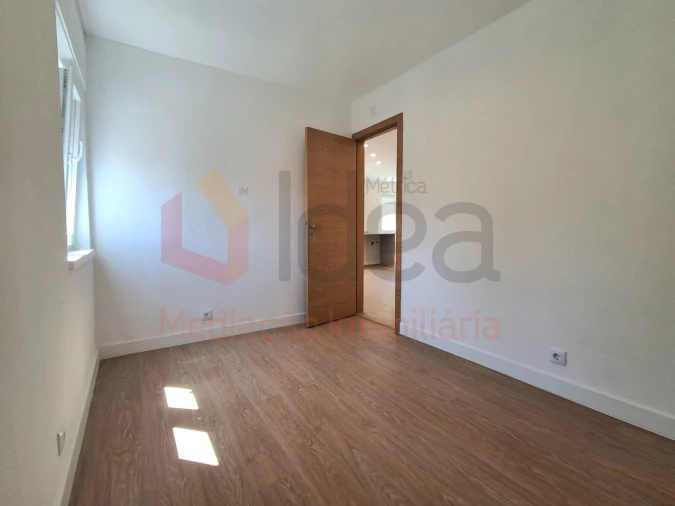 Apartamento T3 para Venda em Amora Foto 9