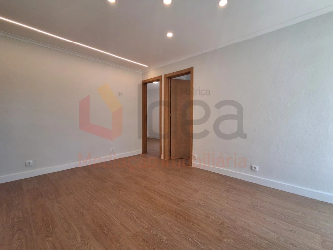 Apartamento T3 para Venda em Amora Foto 12