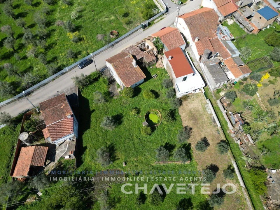 Moradia T4 para Venda em Casais e Alviobeira Foto 3