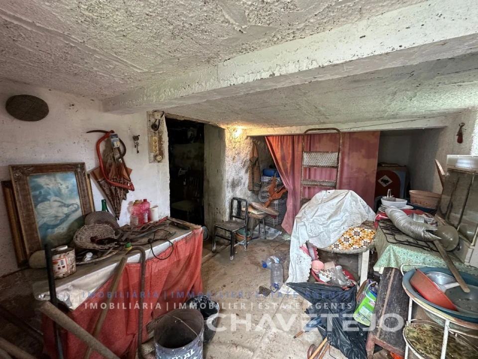 Moradia T4 para Venda em Casais e Alviobeira Foto 15