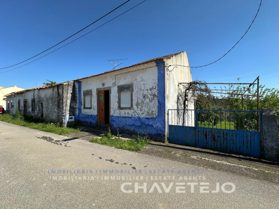 Moradia T4 para Venda em Casais e Alviobeira Foto 16