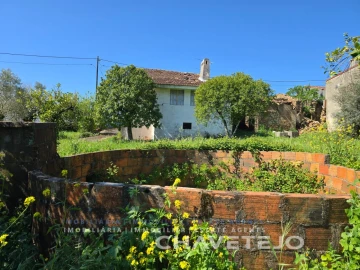 Moradia T4 para Venda em Casais e Alviobeira