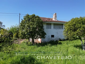 Moradia T4 para Venda em Casais e Alviobeira