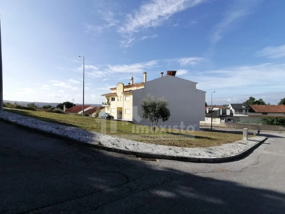 Terreno P/ Prédio para Venda em Pedrogão Grande Foto 1