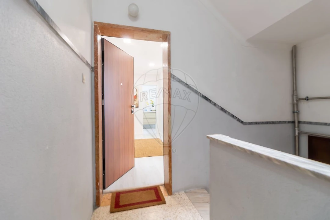 Apartamento T2 para Venda em Seixal, Arrentela e Aldeia de Paio Pires Foto 13