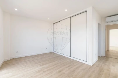 Apartamento T3 para Venda em Santa Maria, São Pedro e Matacães