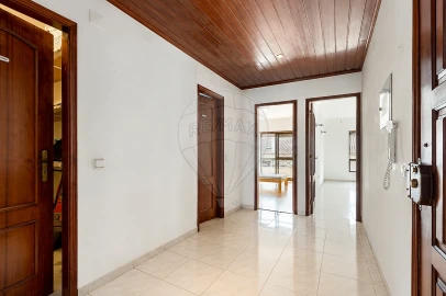 Apartamento T2 para Venda em Baixa da Banheira e Vale da Amoreira