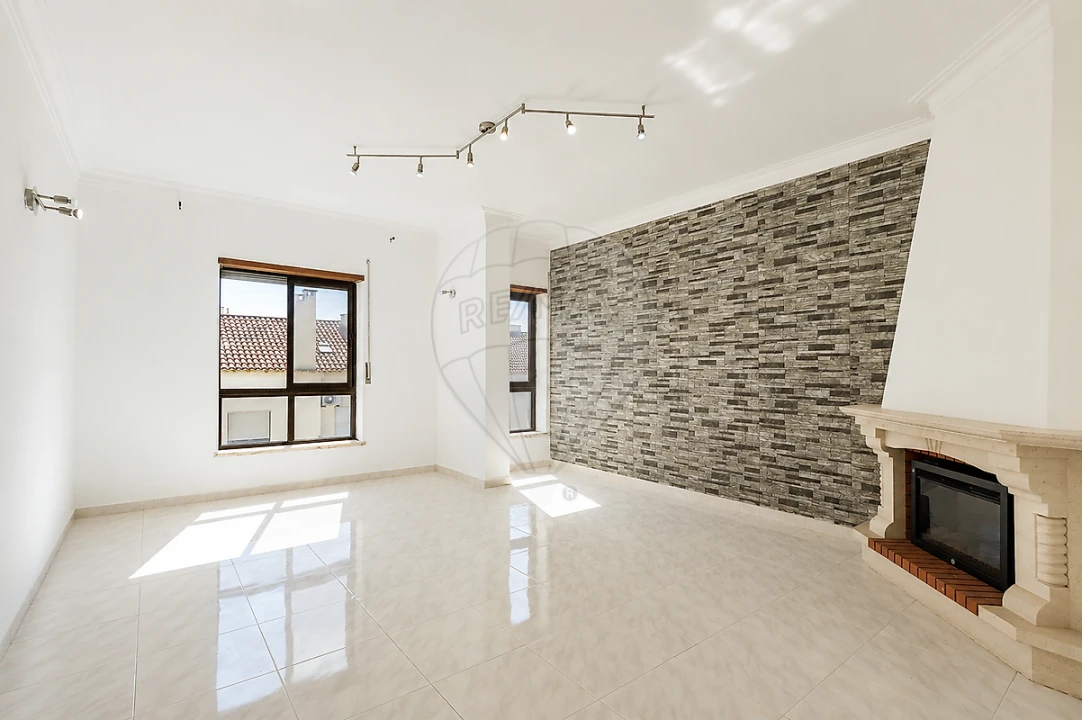Apartamento T2 para Venda em Baixa da Banheira e Vale da Amoreira Foto 4