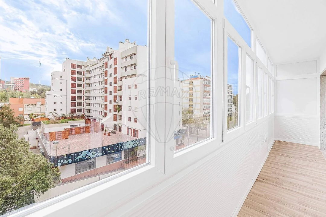 Apartamento T3 para Venda em Benfica Foto 32
