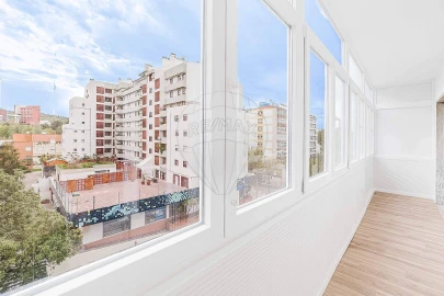 Apartamento T3 para Venda em Benfica