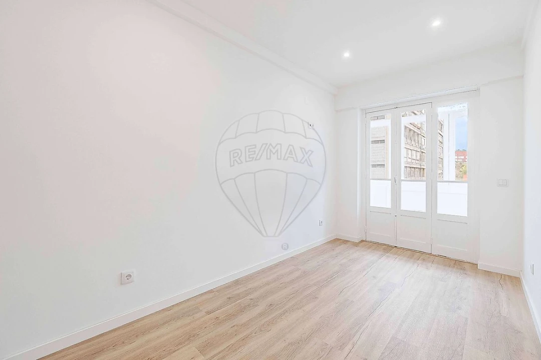 Apartamento T3 para Venda em Benfica Foto 31