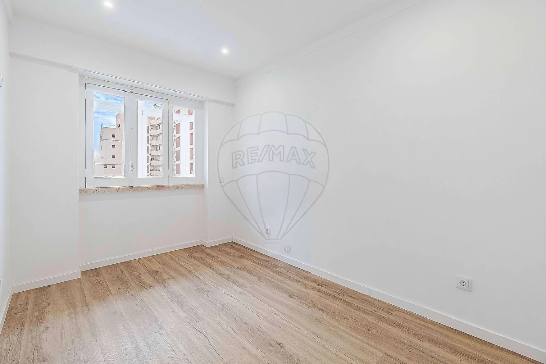 Apartamento T3 para Venda em Benfica Foto 26