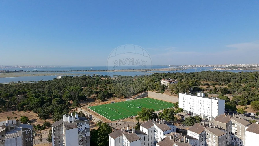 Apartamento T2 para Venda em Amora Foto 19