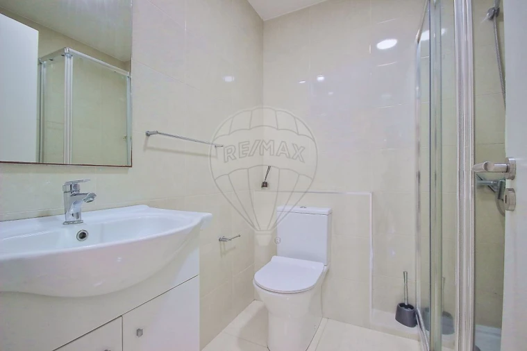 Apartamento T2 para Venda em Amora Foto 5